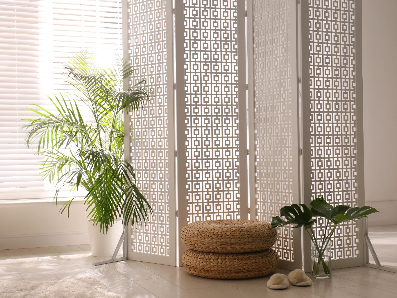 divisore-di-design-per-filtrare-luce-con-eleganza